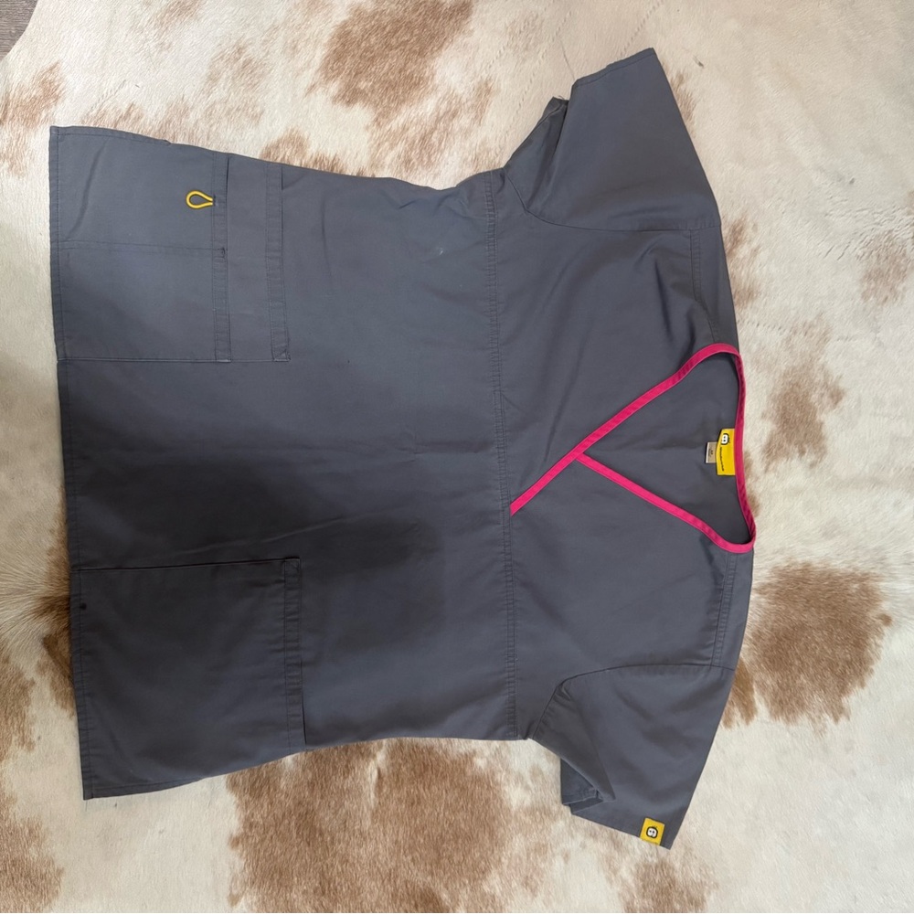 WonderWink Charcoal Scrub Top with Fuchsia Trim